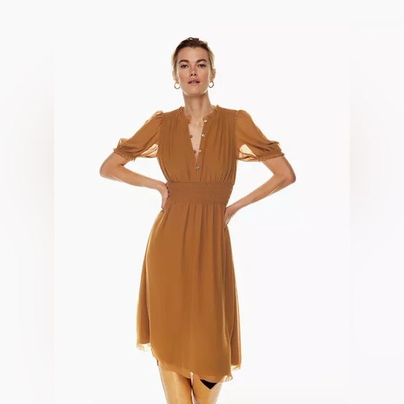 Aritzia Dresses & Skirts - Aritzia Wilfred Daughter Puff Sleeve Ruffle Smocked Midi Dress